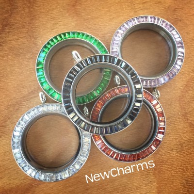 SS10 Stainless Steel Silver Big Round Floating Locket