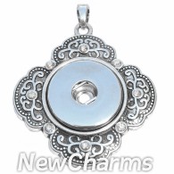 GA104 One Snap Trefoil Pattern Pendant